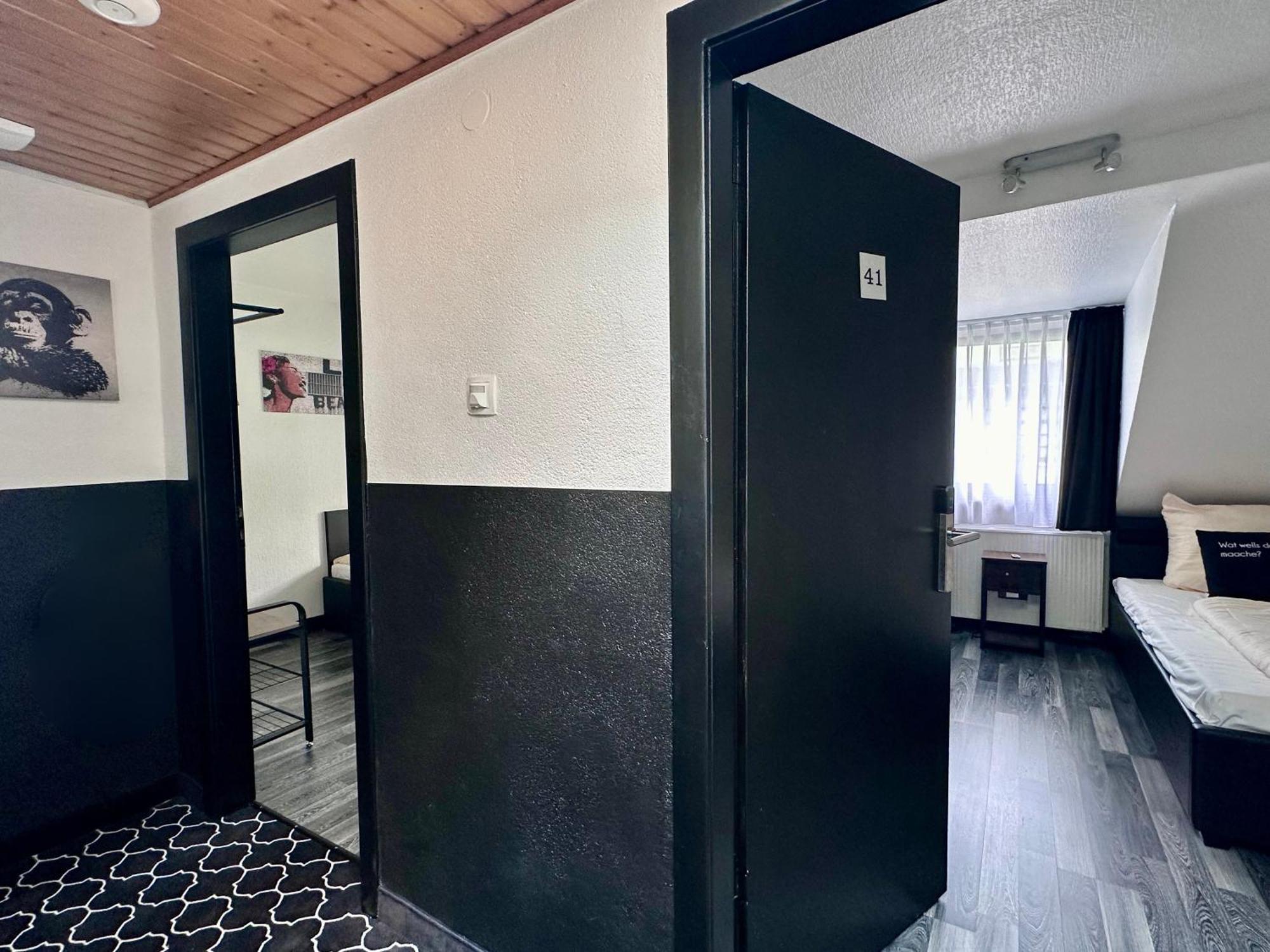 Hotel Alt Deutz City-Messe-Arena Kontaktloser Self Check-In Köln Exteriör bild