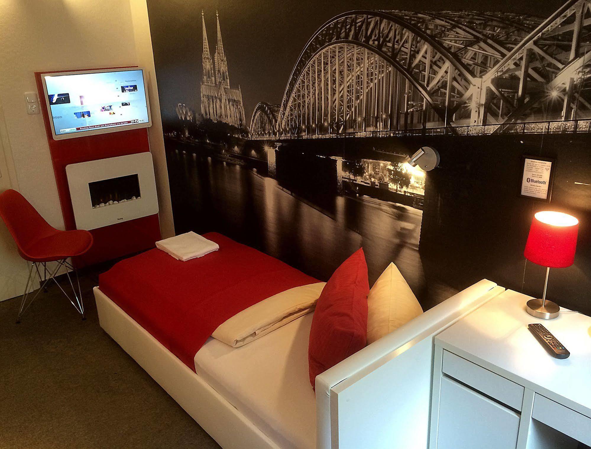 Hotel Alt Deutz City-Messe-Arena Kontaktloser Self Check-In Köln Exteriör bild